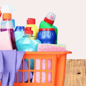 البلاستيكيات والمنظفات وادواتها
